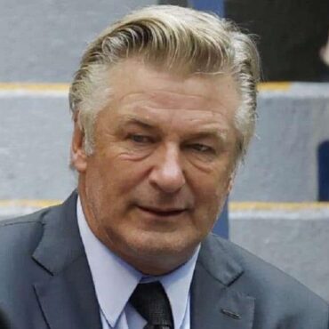 Alec Baldwin llega a un tribunal de Santa Fe para una audiencia previa por el caso «Rust»